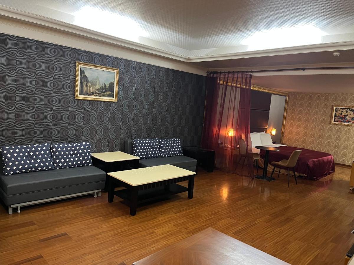 Hua Xiang Motel - Fengshan Гаосюн Экстерьер фото
